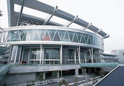 ���ۋ��̃X�|�[�c�C�x���g��R���T�[�g���J�Â����^�A���[�i�B