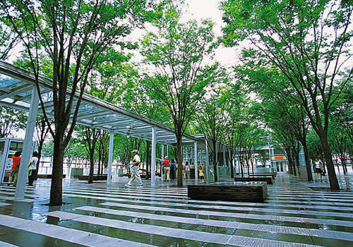 �l�H�n�Ղɂ��₫�т��L����A�U���W�]���X�g�����ł̐H���A�V���b�s���O�Ȃǂ��y���߂܂��B